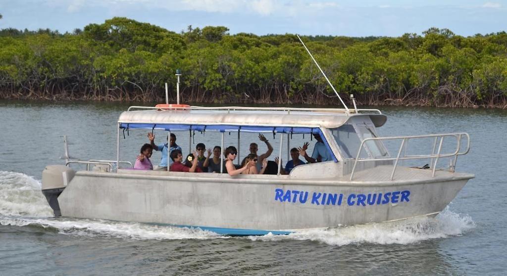 Ratu Kini Dive & Stay Остров Мана Экстерьер фото